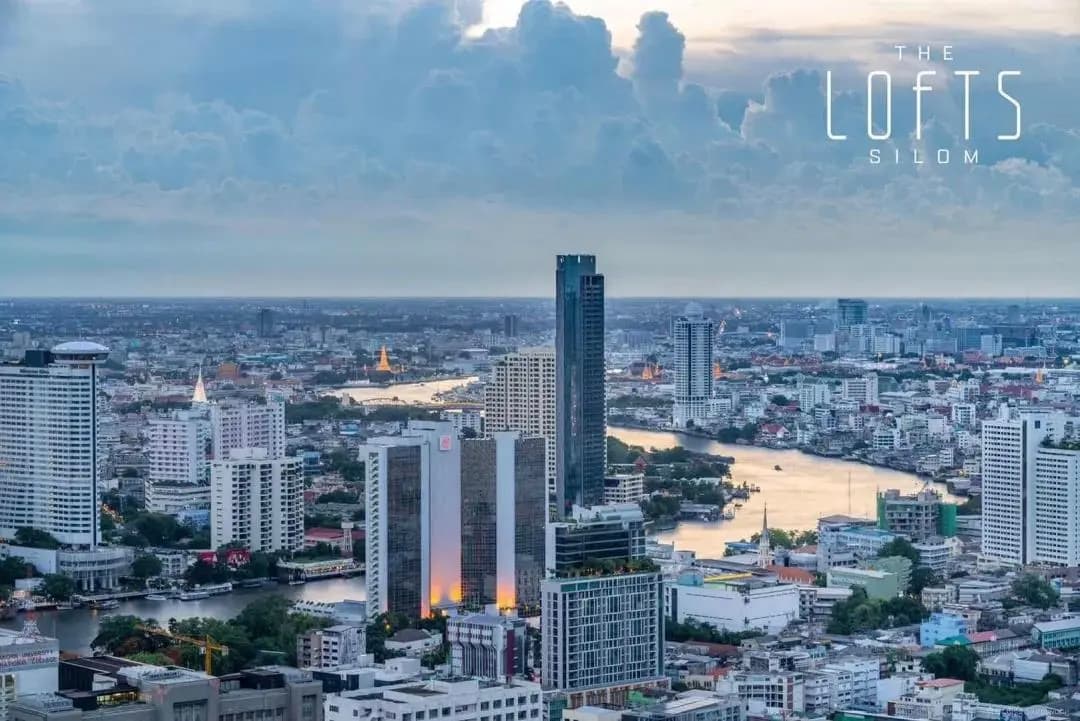 仅3套！曼谷“华尔街”轻轨旁豪宅公寓丨准现房 The Lofts Silom