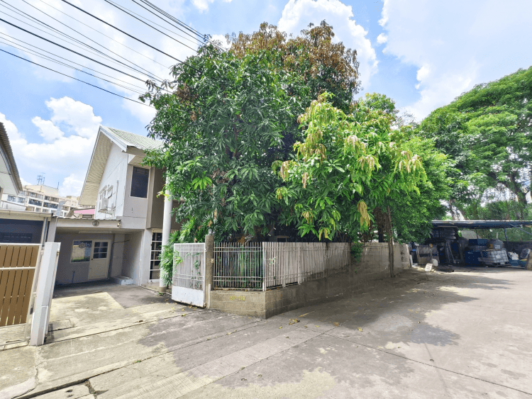 兰都甘亨内区 三层独栋别墅，占地400平米，3卧3卫，闹中取静 空房交付