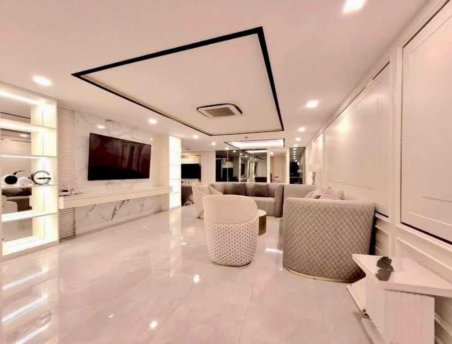 Bangkok, Thailand Phrom Phong High-end Apartment for Rent, 3 Bedrooms 3 Bathrooms, Monthly Rent 110000 Thai Baht, Approximately Equivalent to Twenty-Two Thousand Chinese Yuan.