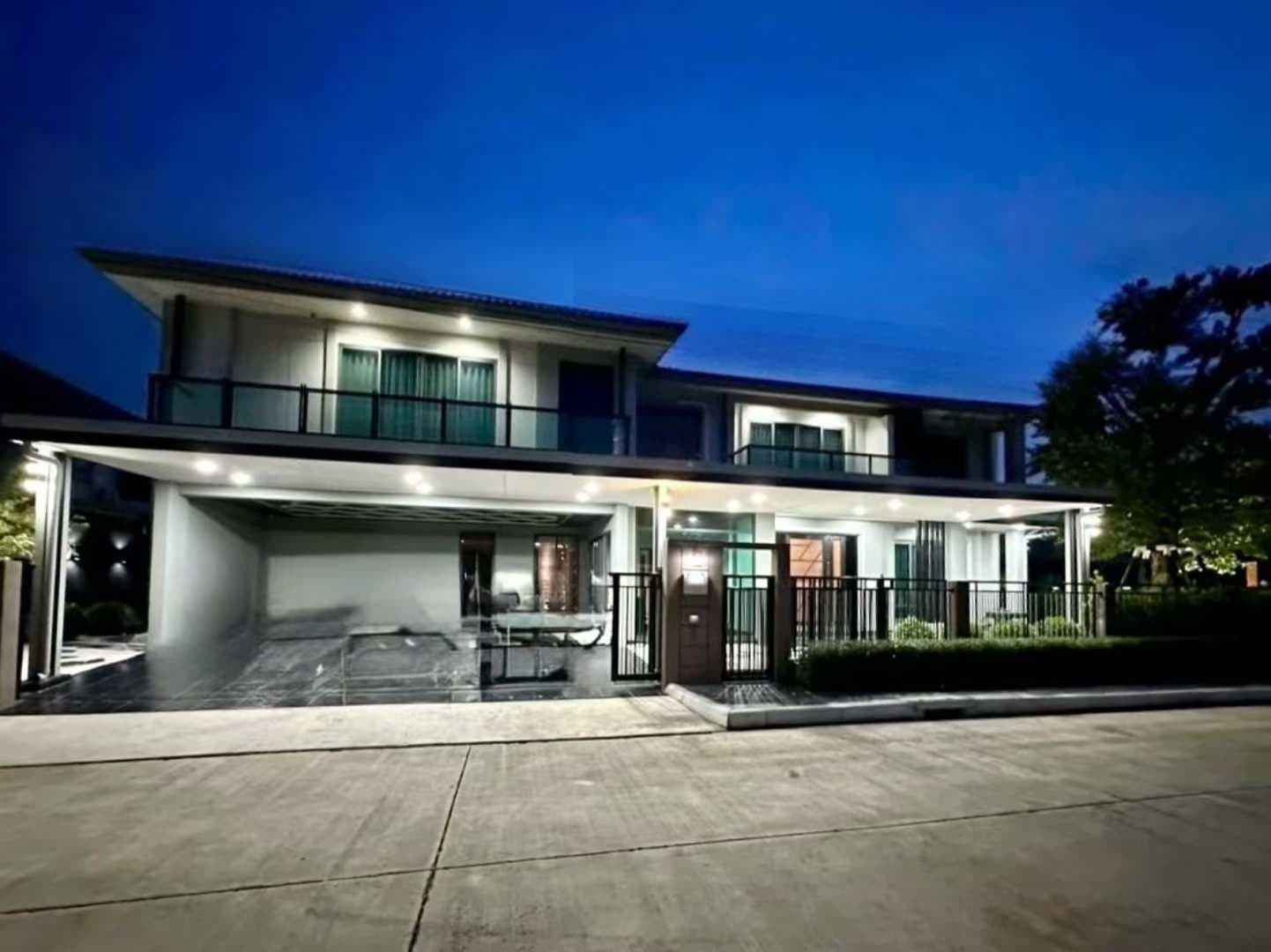 Luxury Villa for Rent in Bangkok Metropolitan Area: 5BR, 5BA, 432 sqm Land,...