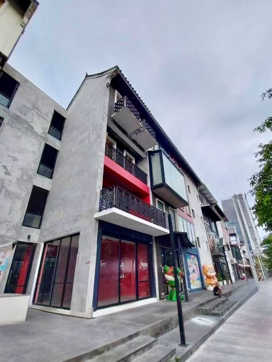 Shop for Rent Near Chulalongkorn University, Bangkok: 4 Floors, 200 sqm,...