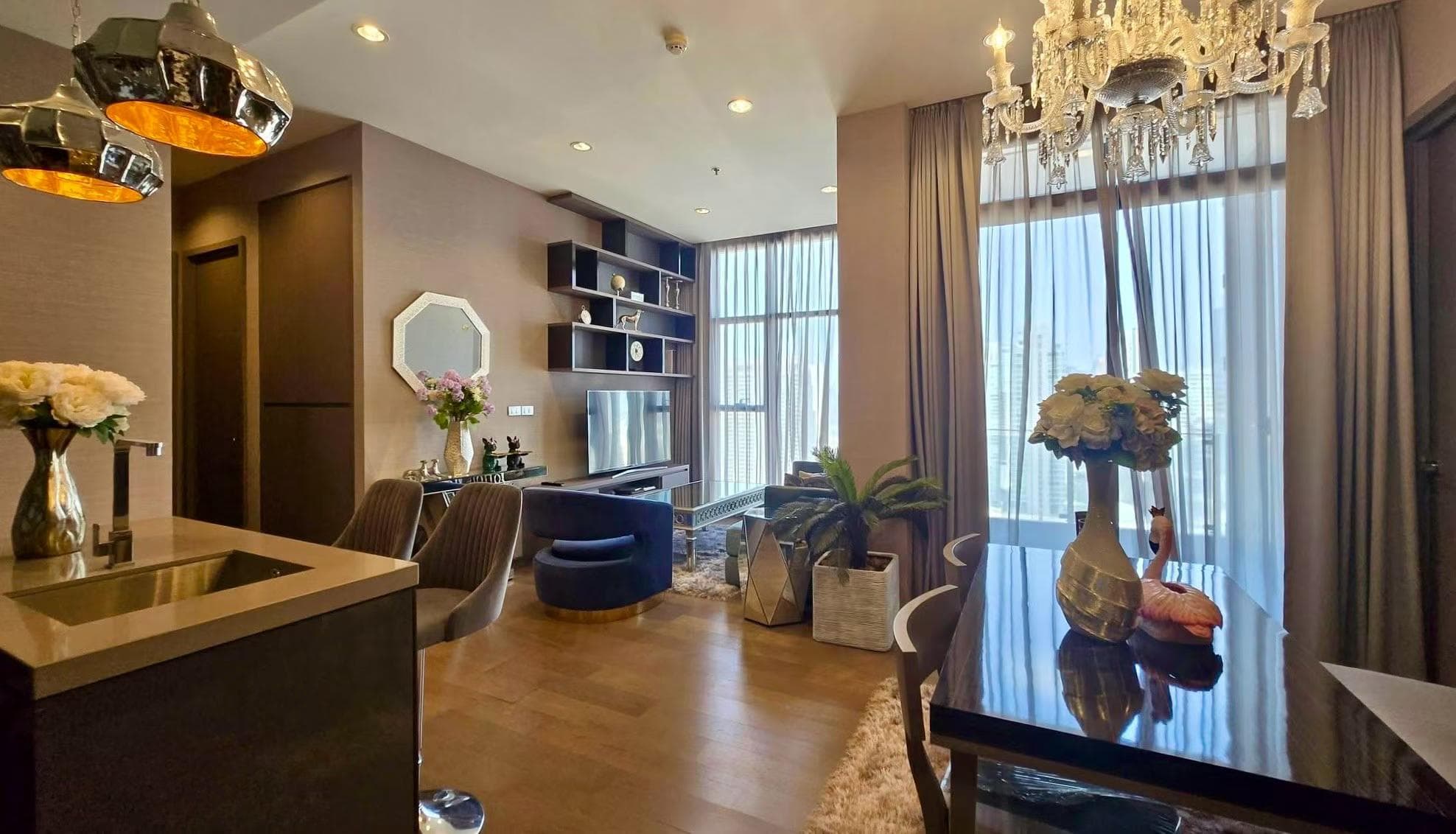 Luxury Sathorn Bangkok Apartment for Rent: 31st Floor, 98 sqm, 3BR/3BA, Fully...