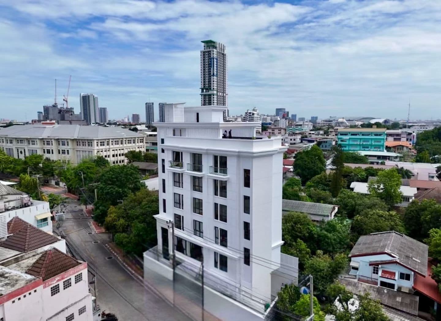 High-end Commercial Building for Sale in Ari, Bangkok, Thailand