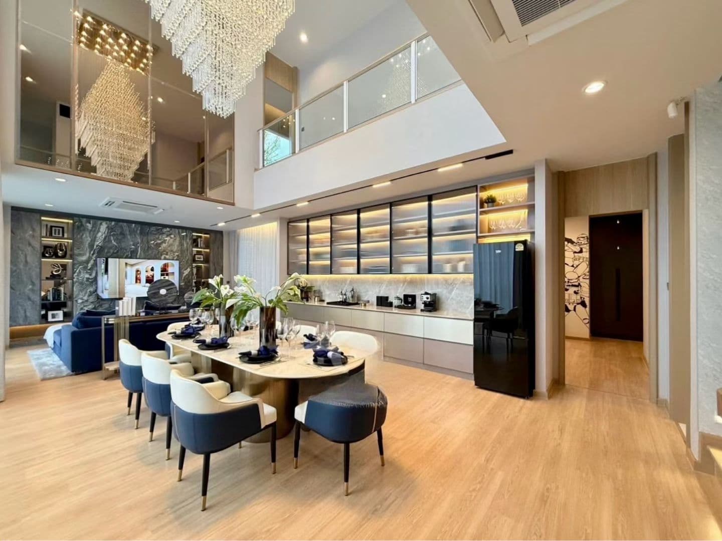 Luxury Villa for Sale in On Nut, Bangkok, Thailand