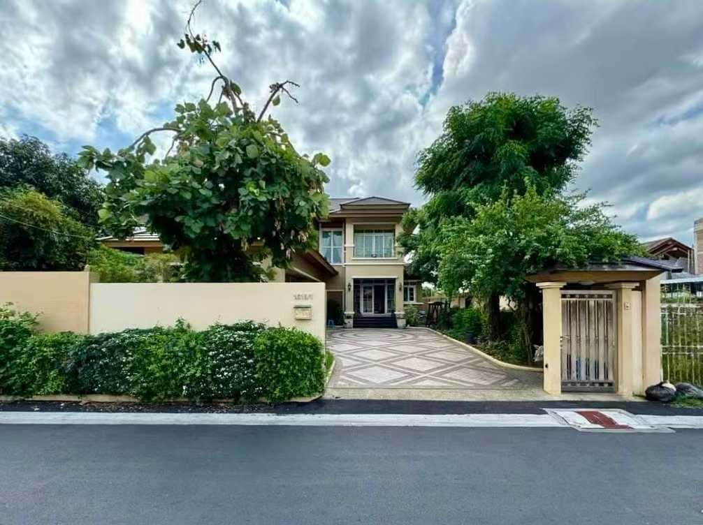 High-end Villa for Sale in Thonburi, Bangkok, Thailand, 6 Bedrooms 4 Bathrooms, Price 7 Million RMB