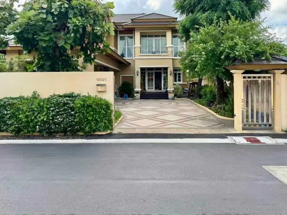High-end Villa for Sale in Thonburi, Bangkok, Thailand, 6 Bedrooms 4 Bathrooms, Price 7 Million RMB