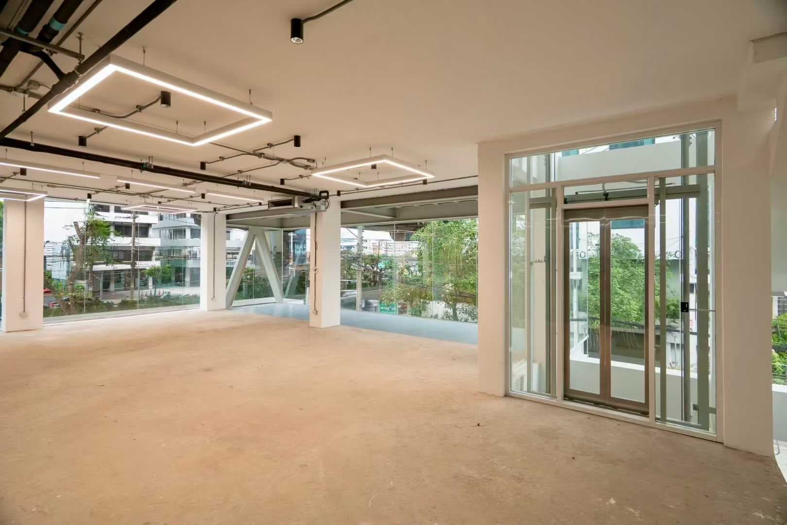 Thailand Bangkok Rama9 Commercial Building for Sale, Total Price 28 Million Thai Baht