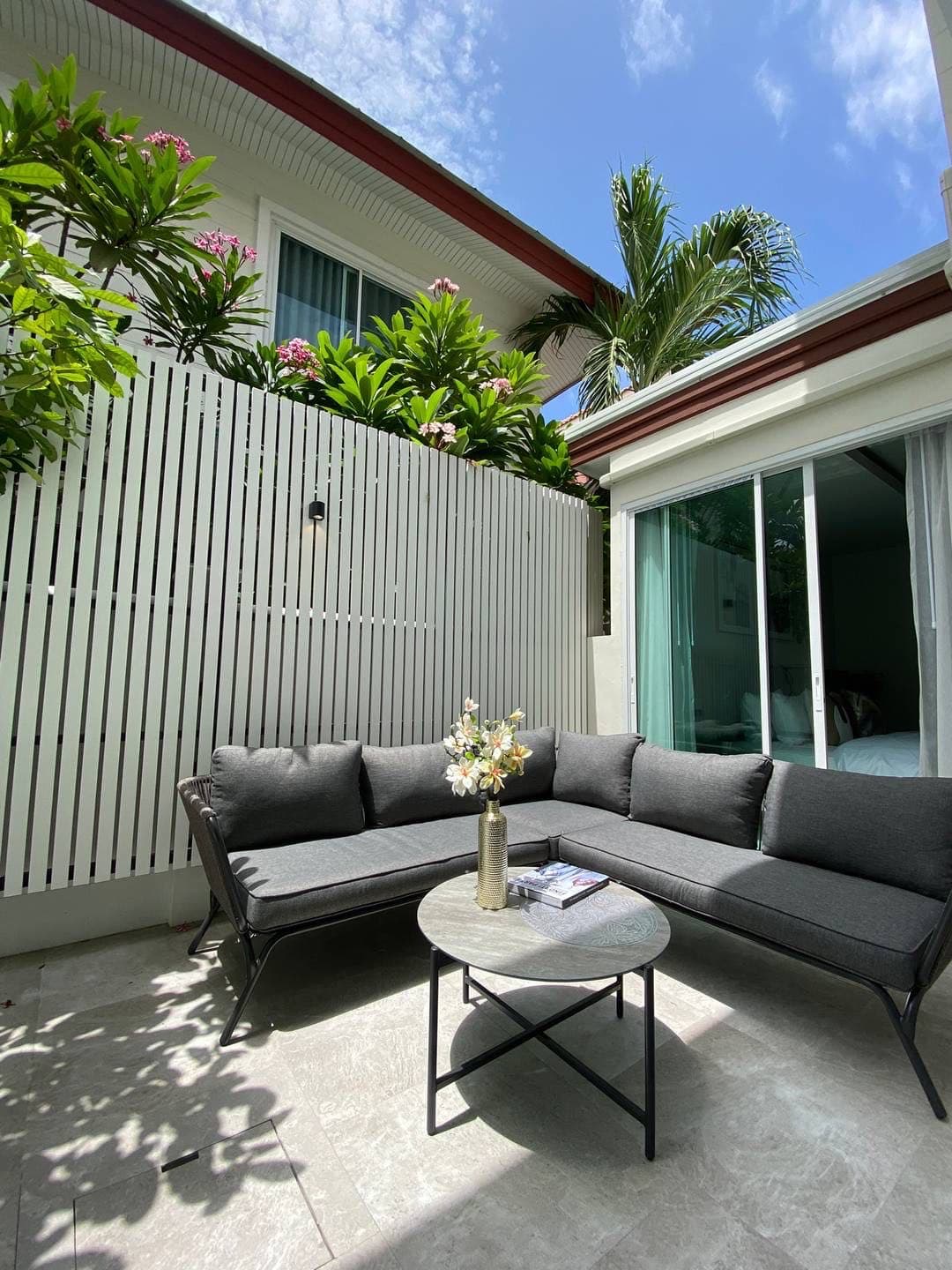 Pattaya East District, Thailand Detached Villa 4 Bedrooms 4 Bathrooms 10.9 Million Thai Baht