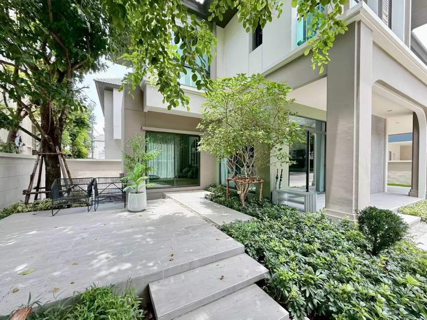 Standalone Villa in Nonthaburi, Bangkok, Thailand, 5 Bedrooms 4 Bathrooms, Priced at 3500000 RMB, Near Subway, Schools, and Hospitals