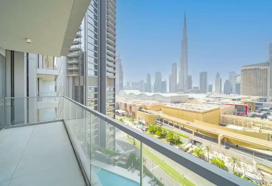 Vida Dubai Mall Tower 2 Three-Bedroom Luxury Apartment in Downtown Dubai, UAE, 7.5 Million Dirhams