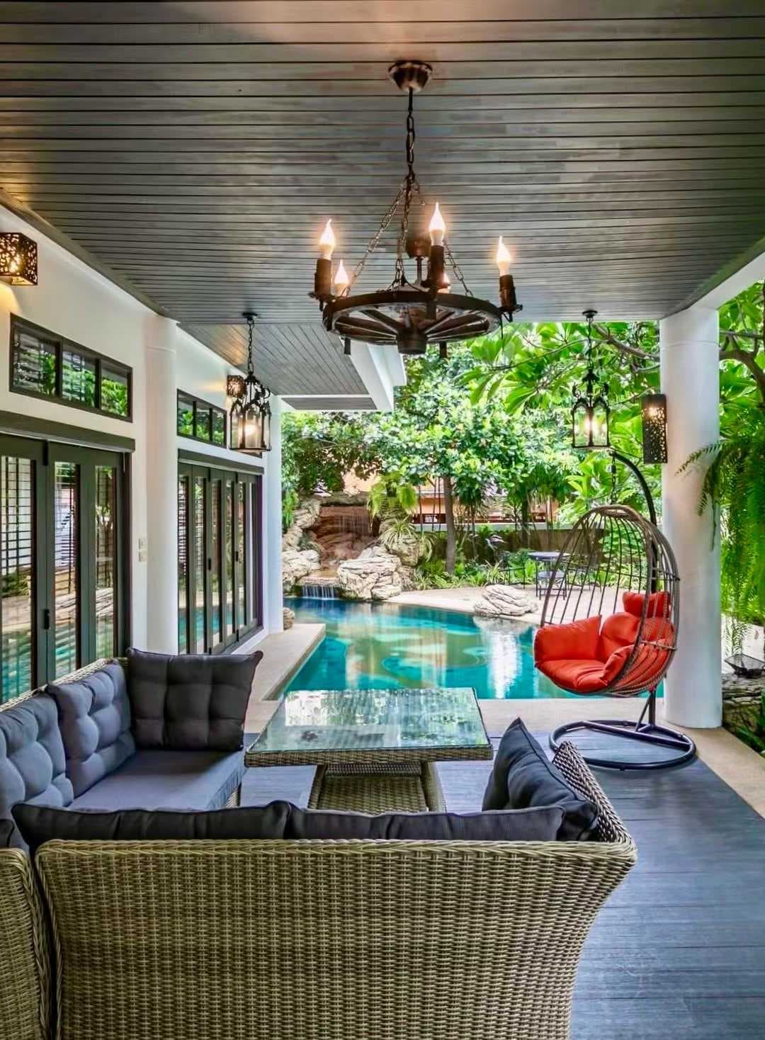Seaside Pool Villa for Sale in Pattaya, Thailand, 4 Bedrooms 5 Bathrooms, Total Price 4,800,000 RMB