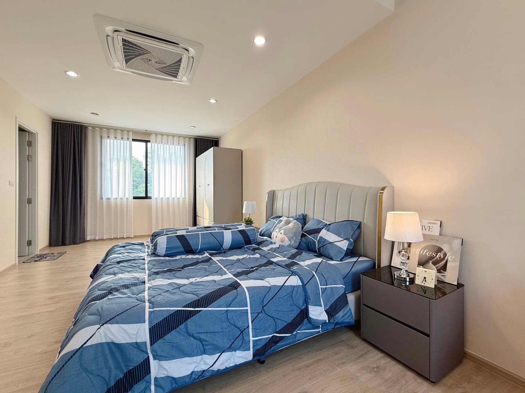Townhouse in Onnut City Center, Bangkok, Thailand, 3 bedrooms, 4 bathrooms, 200㎡, 8.8 million THB, 7-meter ceiling height