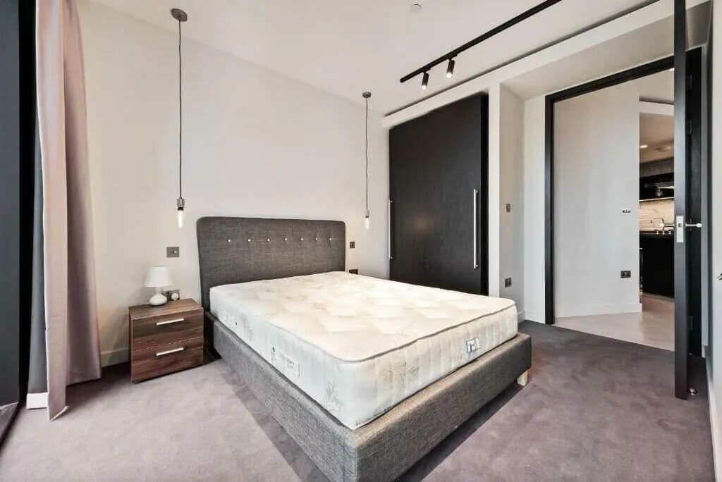 One Crown Place, London, UK|2-bedroom apartment|£1.53 million in the heart of the City