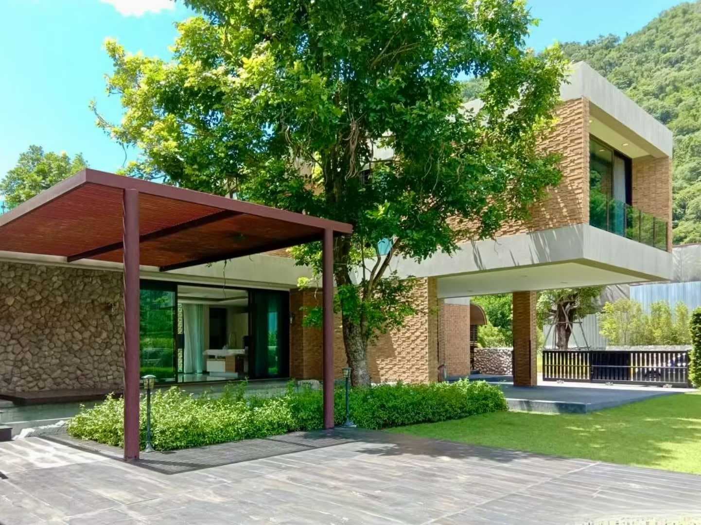 Detached Villa in Bangkok Suburbs, Thailand|3 Bedrooms 3 Bathrooms|4.5 Million RMB Near National Forest Park