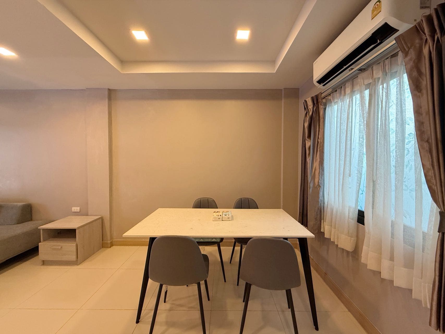 Venice Townhouse in Pattaya, Thailand|3 Bedrooms 3 Bathrooms Second-hand|Price 3 Million THB with Lease