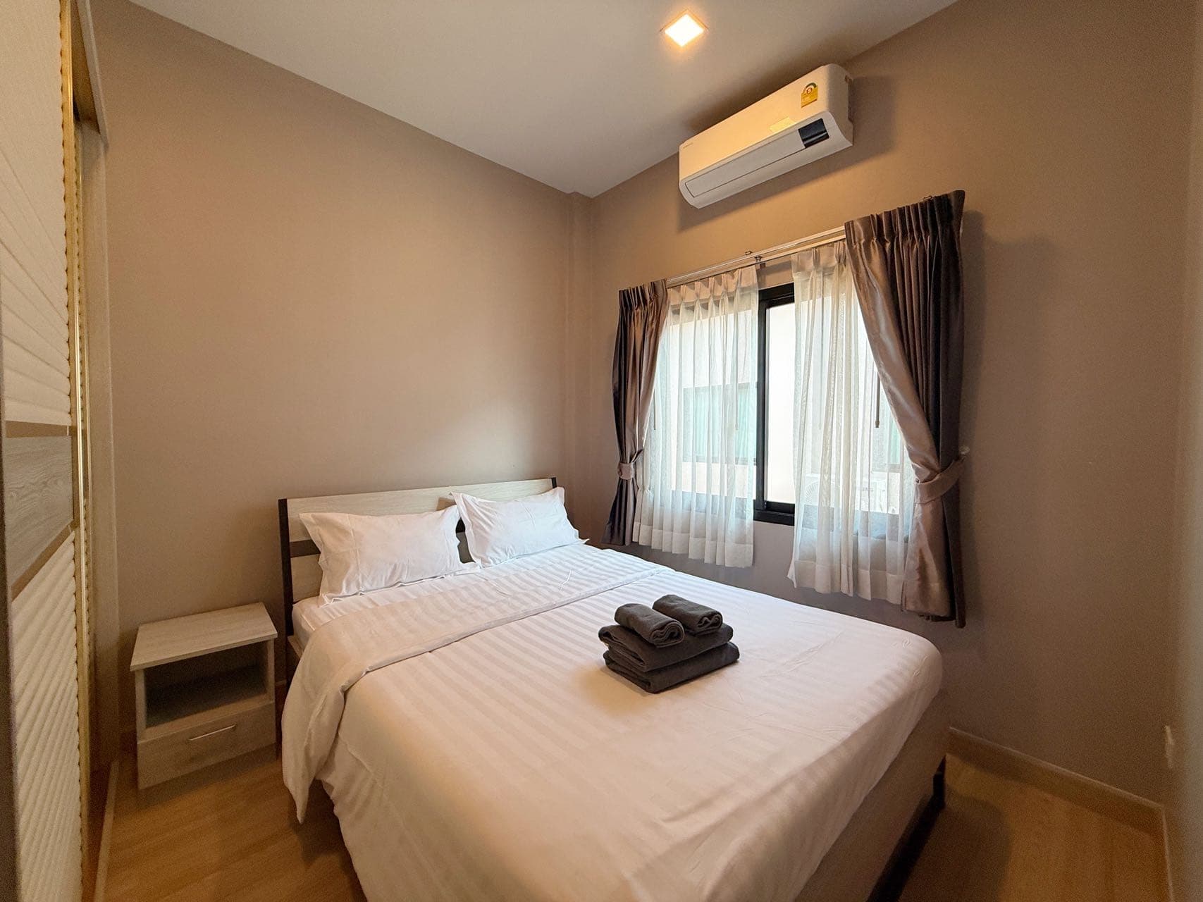 Venice Townhouse in Pattaya, Thailand|3 Bedrooms 3 Bathrooms Second-hand|Price 3 Million THB with Lease