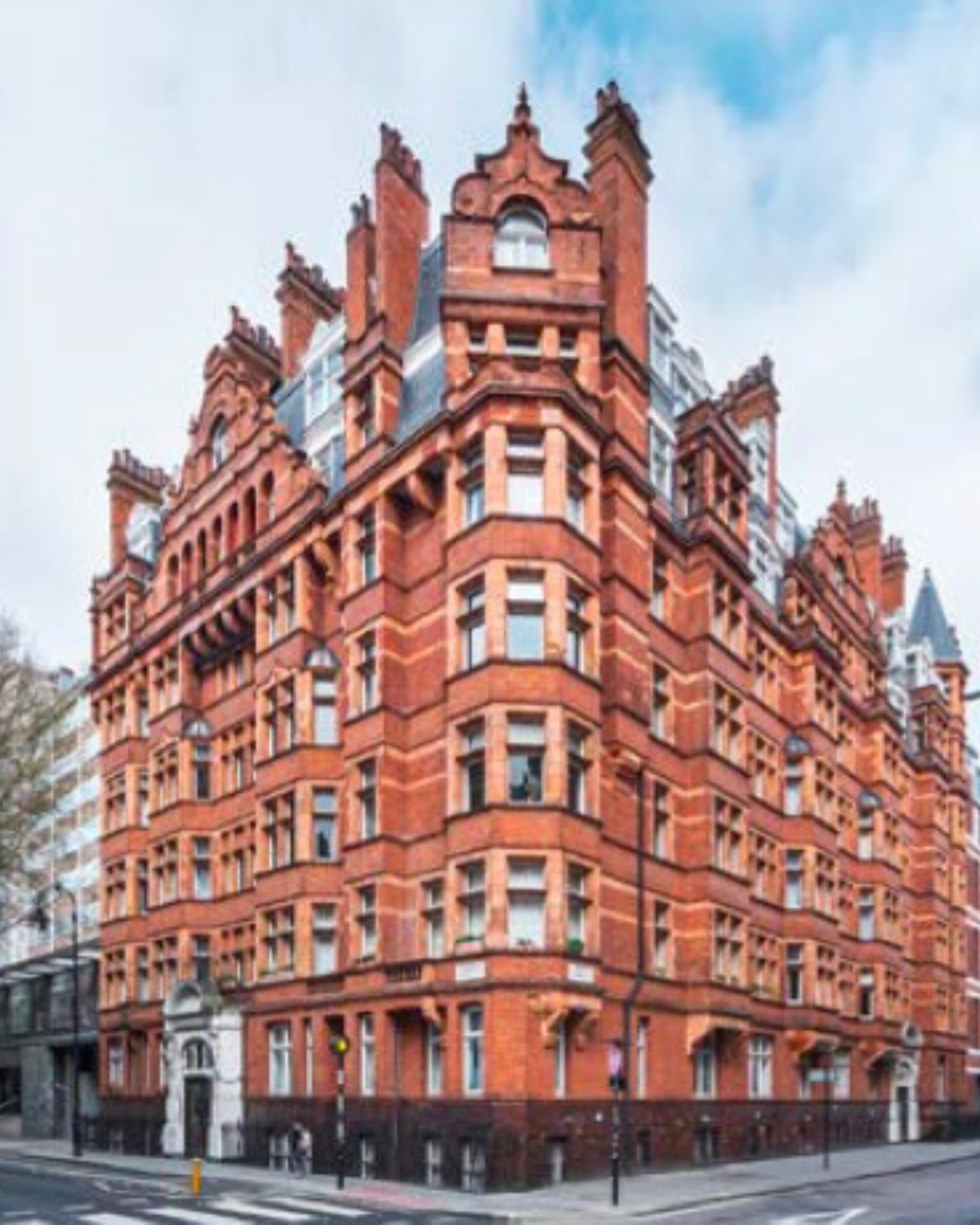 London Fitzrovia, UK|4-Bedroom Apartment|£1,850,000 Zone 1 Art-Inspired Large Flat