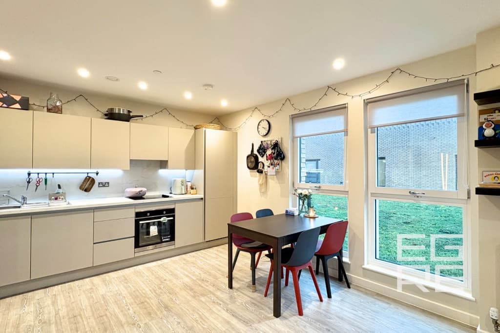 Blackhorse View, London, UK|2-bedroom apartment|£560,000 12 minutes direct to King's Cross