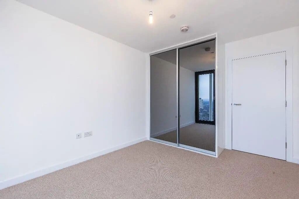 One-Bedroom Apartment in Stratford, London | £485,000 | Transport Hub & School District