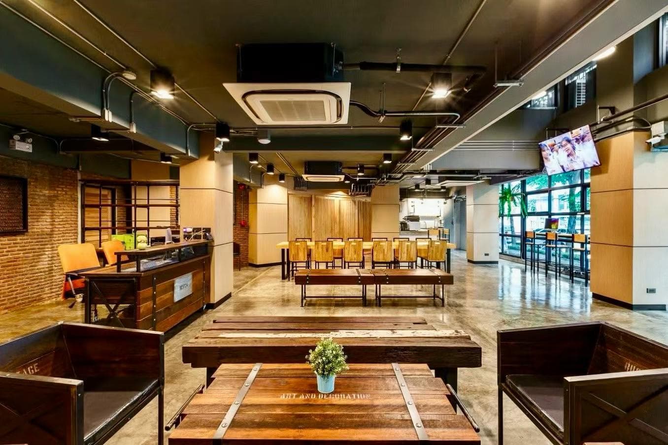 Hotel for Sale Near Chinatown, Bangkok, Thailand | 8 Floors, 24 Rooms | Price 15 Million RMB