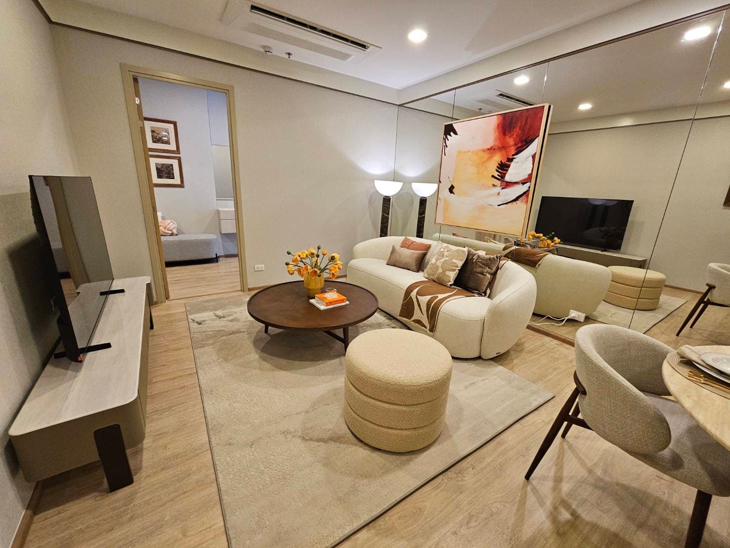 Bangkok, Thailand XT Phayathai | 2-Bedroom 2-Bathroom 92.5 sqm Apartment | Special Price 15.39 Million THB