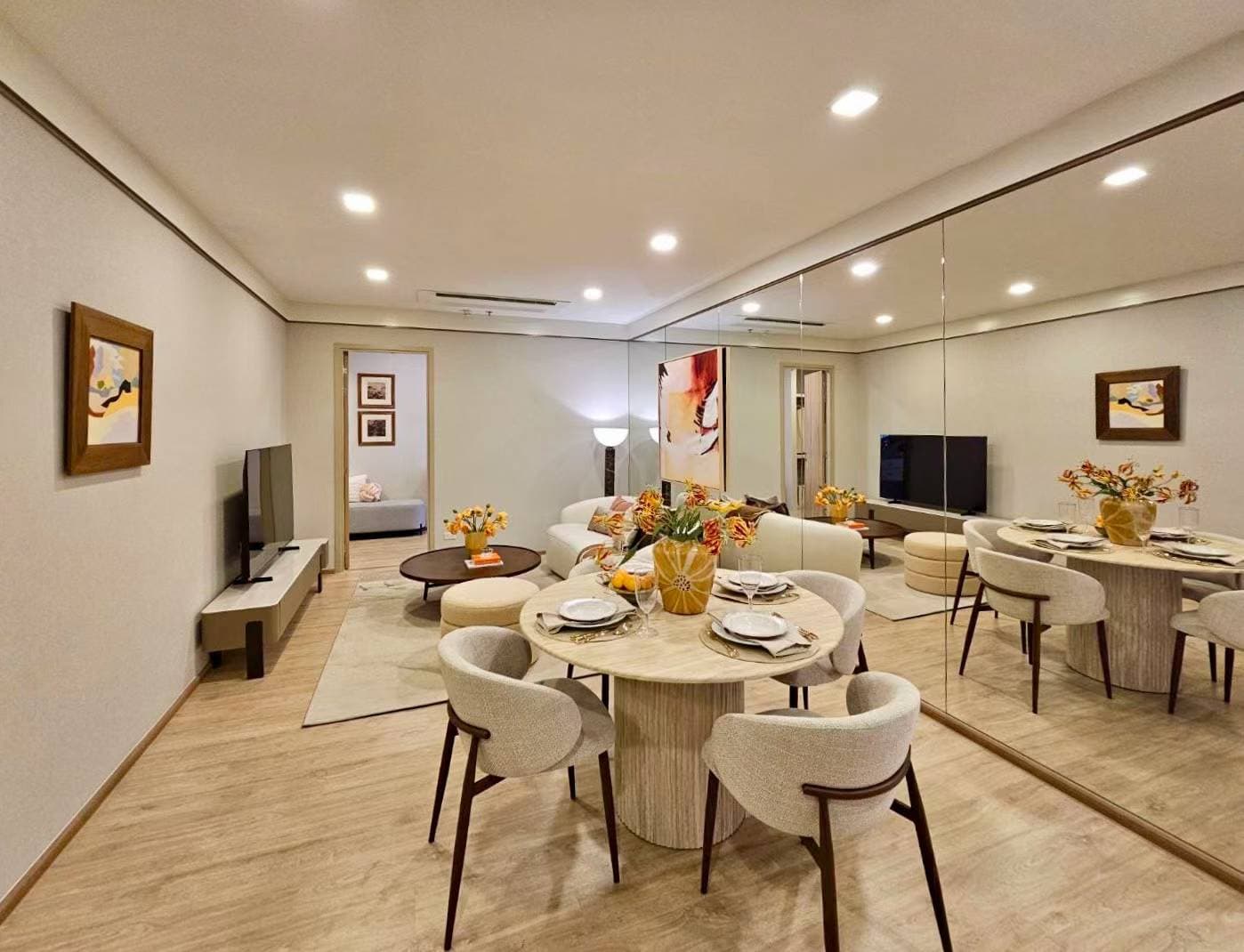 Luxury Apartment Near Siam Shopping Mall, Bangkok, Thailand | 2BR 2BA | Price ¥3.28 Million