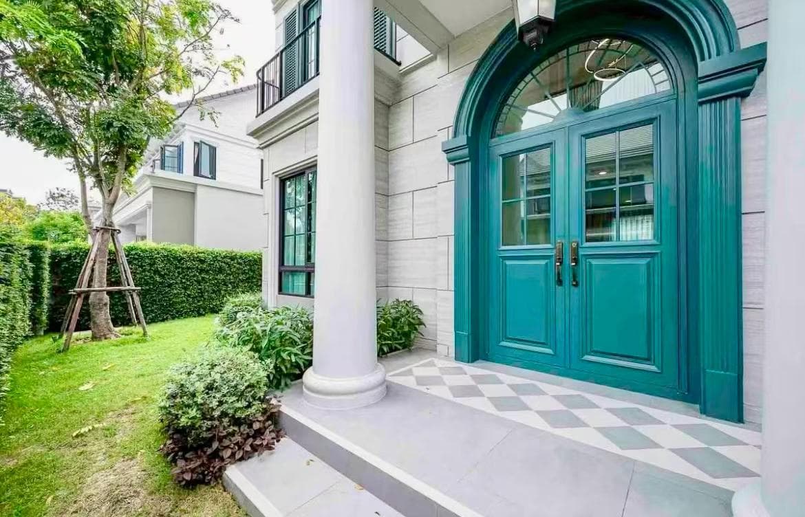 Detached Villa Near Bangkok's New Airport | 4BR 5BA | Monthly Rent 260,000 THB
