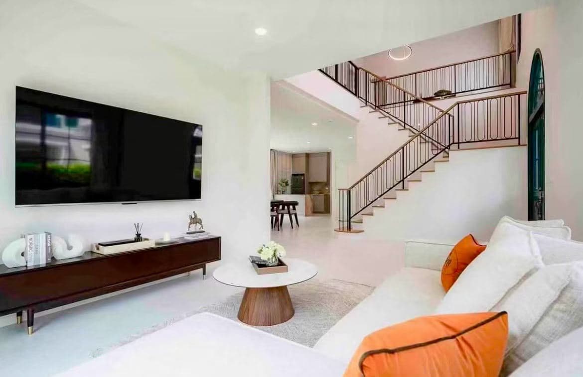 Detached Villa Near Bangkok's New Airport | 4BR 5BA | Monthly Rent 260,000 THB