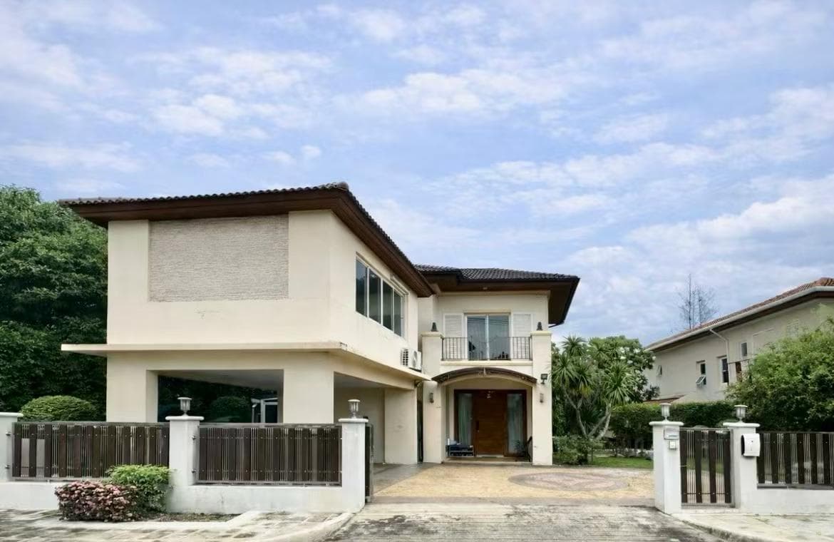 Detached House Near Old Bangkok Airport | 4BR 3BA 235sqm | Monthly Rent ฿85,000