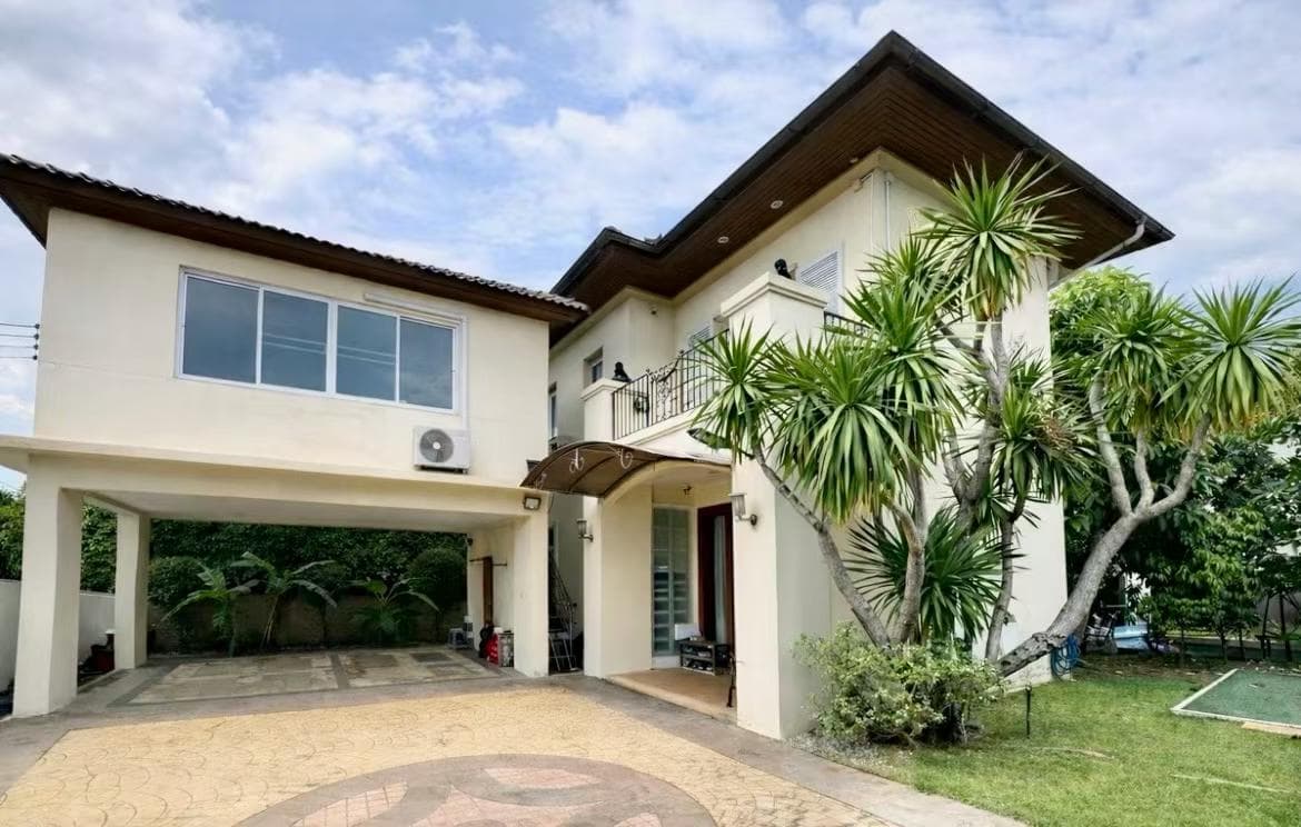 Detached House Near Old Bangkok Airport | 4BR 3BA 235sqm | Monthly Rent ฿85,000
