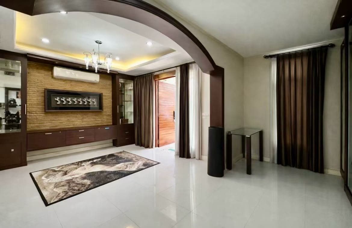 Detached House Near Old Bangkok Airport | 4BR 3BA 235sqm | Monthly Rent ฿85,000