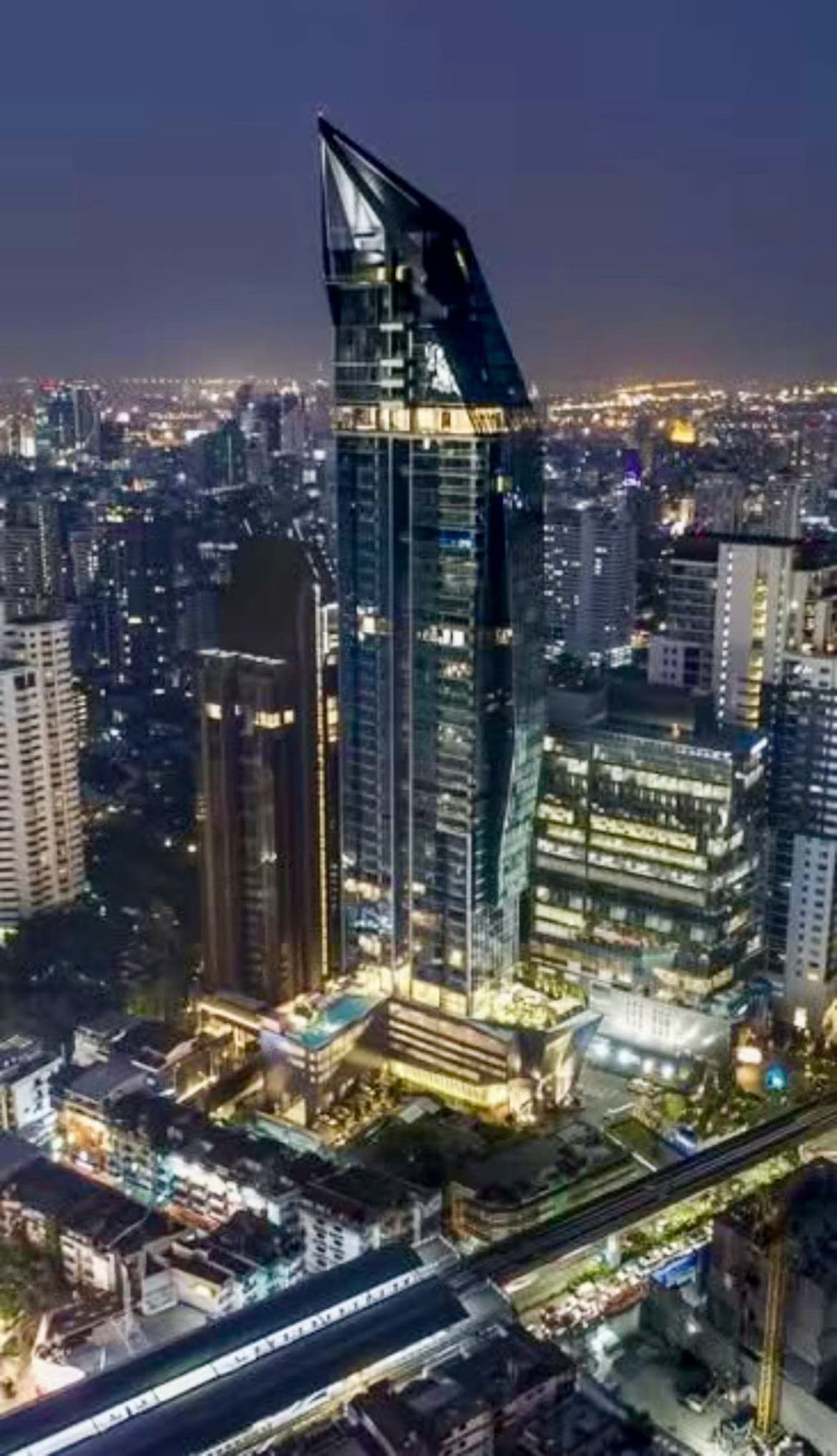 Luxury Apartment in Sukhumvit Soi 39, Bangkok, Thailand | 2BR 3BA 131.8 sqm | Monthly Rent 150,000 THB