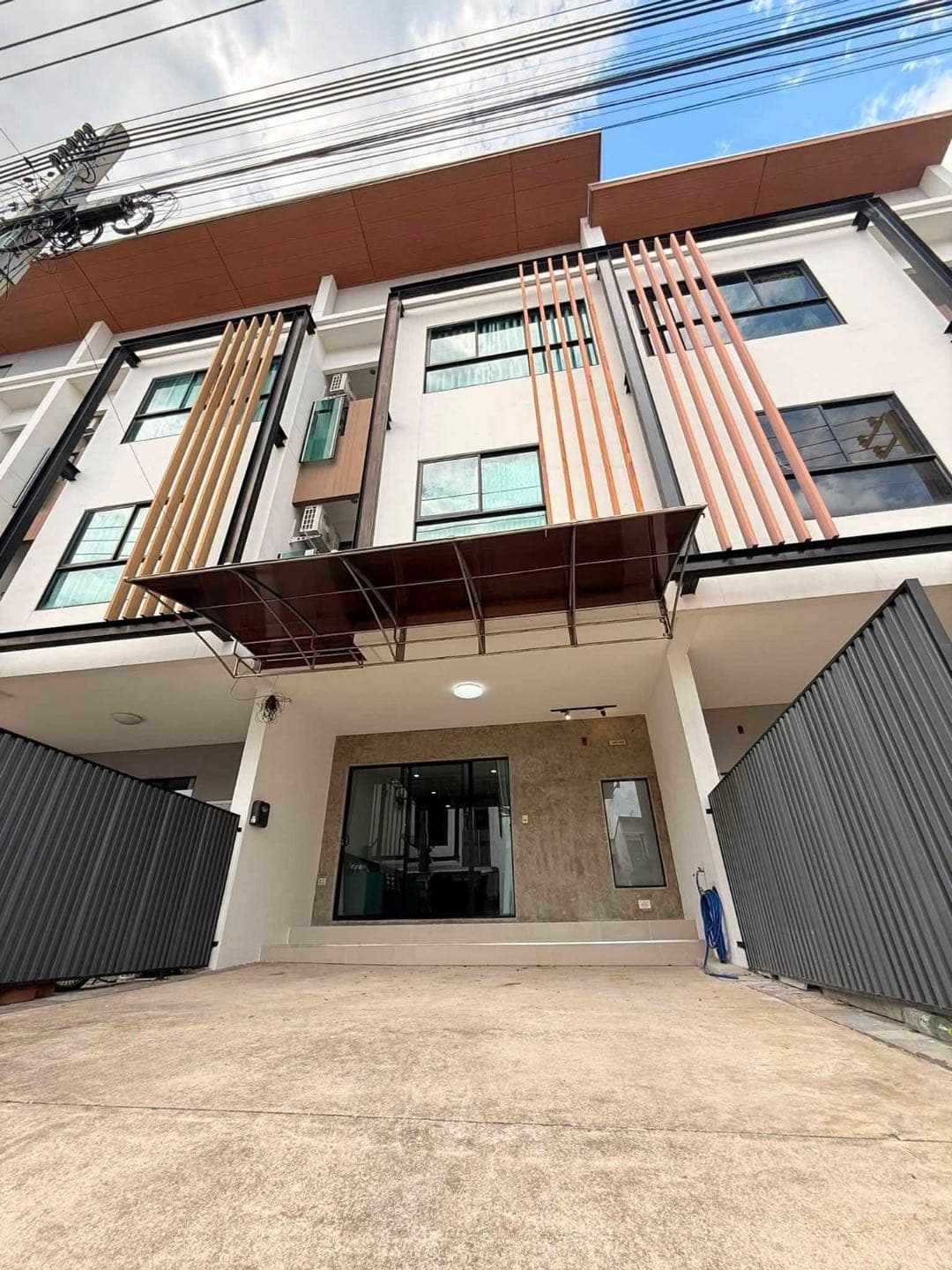 I Field Bangna Home Office, Bang Phli District, Samut Prakan, Bangkok | 3BR 3BA 196㎡ | Monthly Rent 43,000 THB