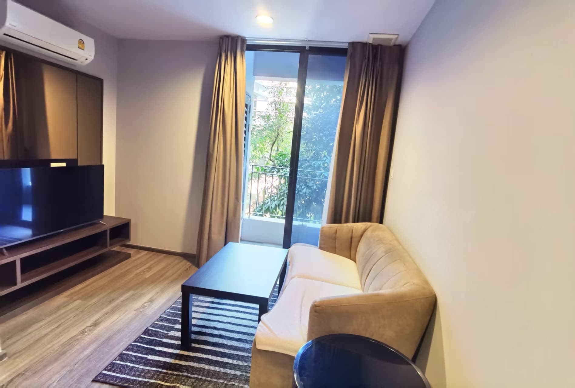 Bangkok, Thailand Ideo Mobi Sukhumvit 40 | 1-Bedroom Apartment | Monthly Rent ฿25,000