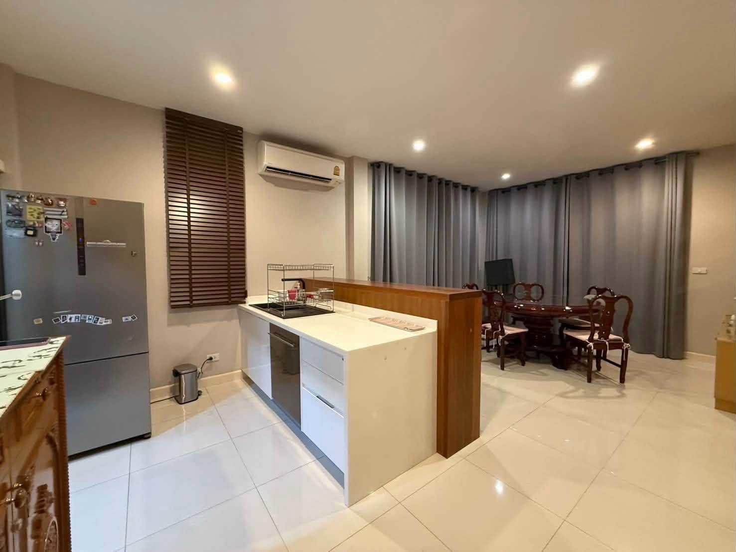 Bangkok, Bang Phli District, Thailand | The City Sukhumvit Bangna Detached House for Rent | 3BR 4BA 220㎡ Monthly Rent 75,000 THB