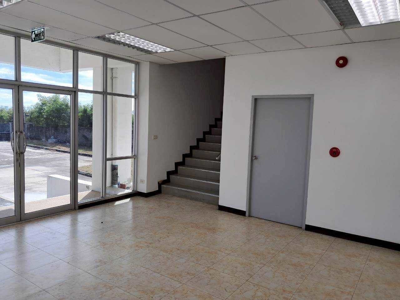 Factory/Warehouse for Rent in Laem Chabang Port Industrial Park Bonded Zone, Bangkok, Thailand | Total Area 5,650 sqm | Ceiling Height 10m