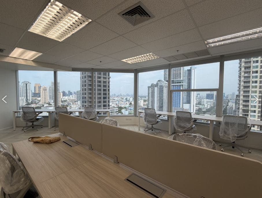 Grade A Office Space for Rent in Sathon, Bangkok | 66-100 sqm | Near BTS Chong Nonsi