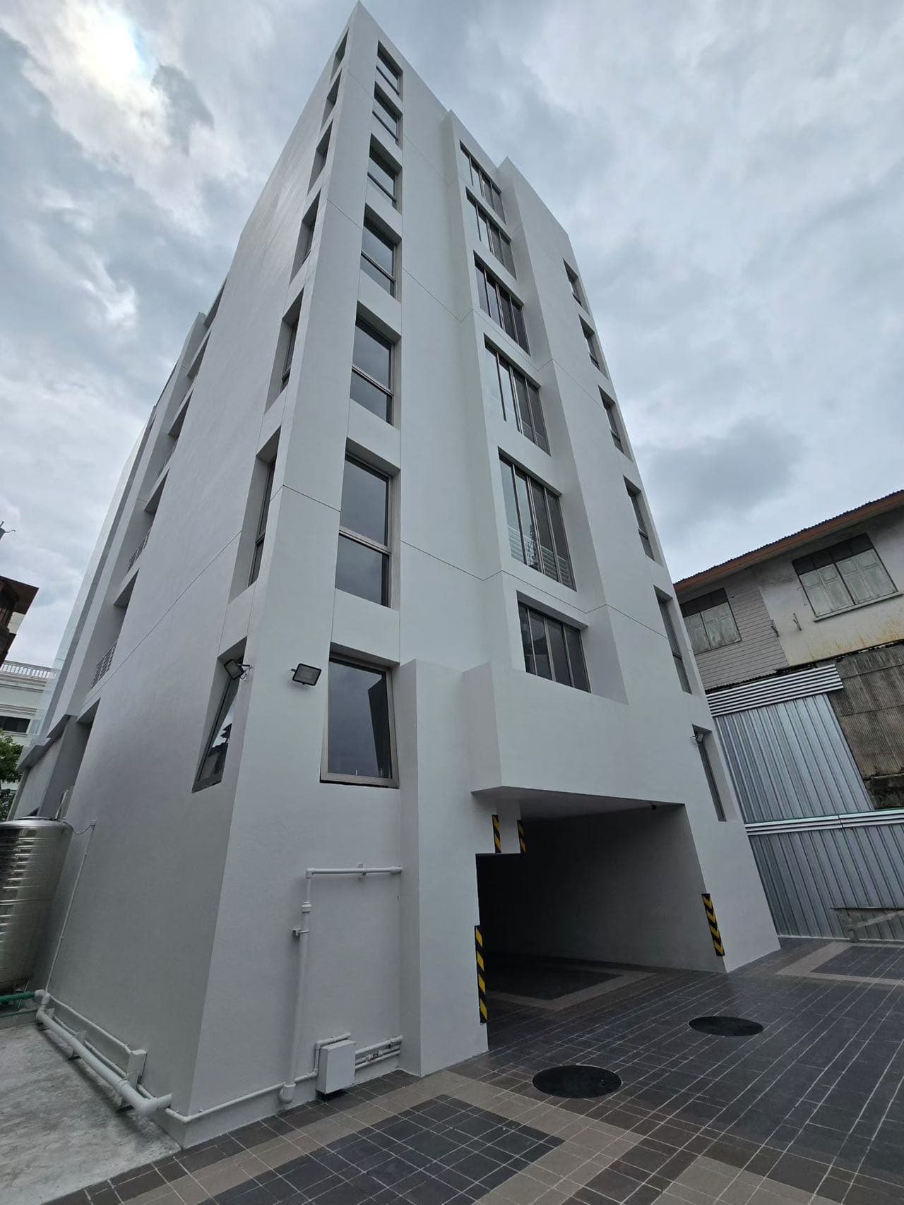 New Commercial Building for Sale in Silom, Bangkok, Thailand | Seven-Story Office and Residential Combined | 126 Million Baht