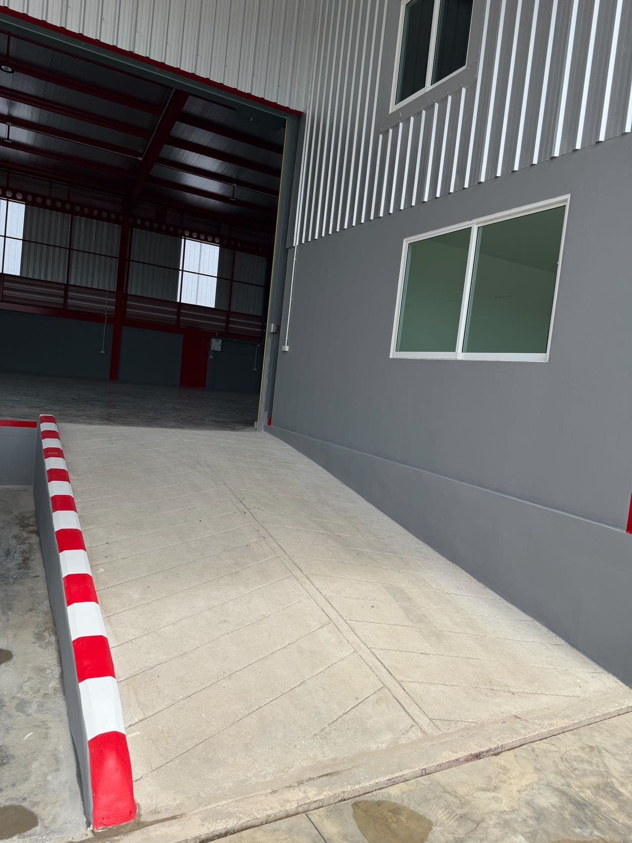 Warehouse for Rent in Bangna-Trad, Bangkok, Thailand | 1,700㎡ Factory + Office | Monthly Rent 255,000 THB