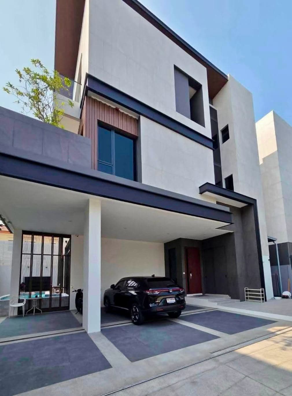 Luxury Villa for Rent in Lat Phrao, Bangkok | 5BR 5BA with Pool and Elevator | 280,000 THB/Month