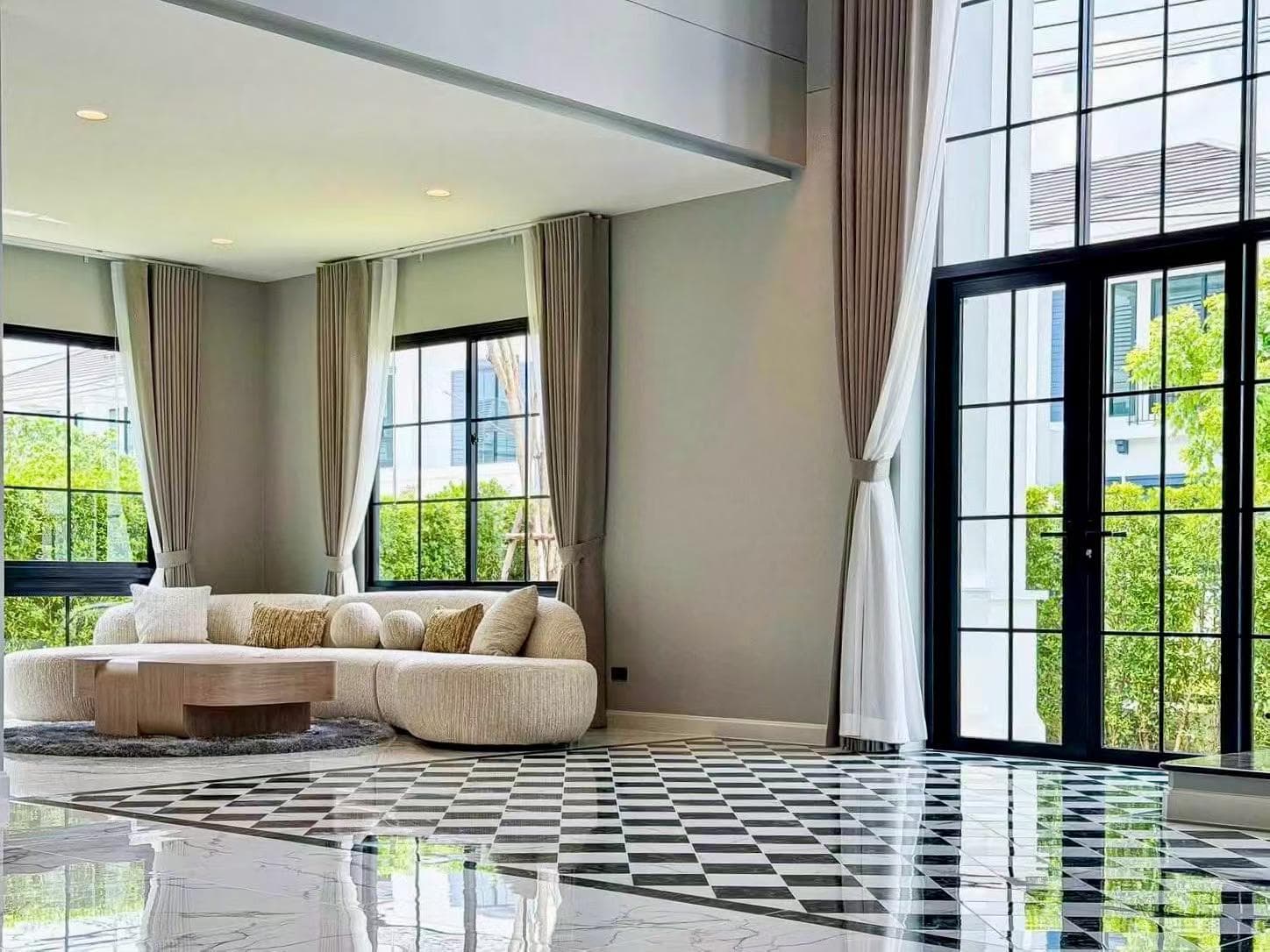 Rental of Detached House near Old Airport in Bangkok, Thailand | 5BR 6BA 361.6 sqm Land | 170,000 THB/month