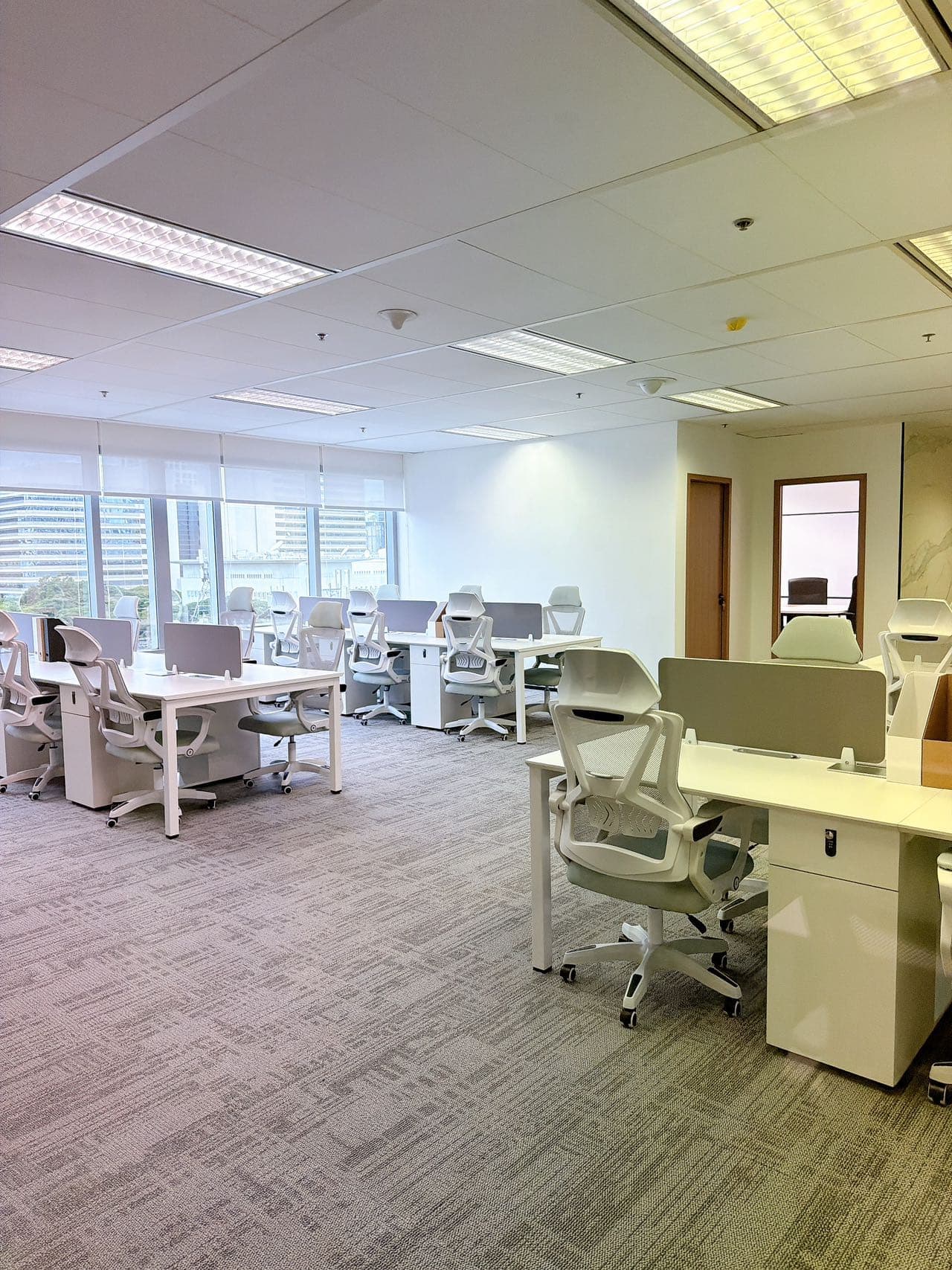 Fully Furnished Office for Rent in CBD, Bangkok City Center | 142 sq.m. | Monthly Rent 177,500 THB