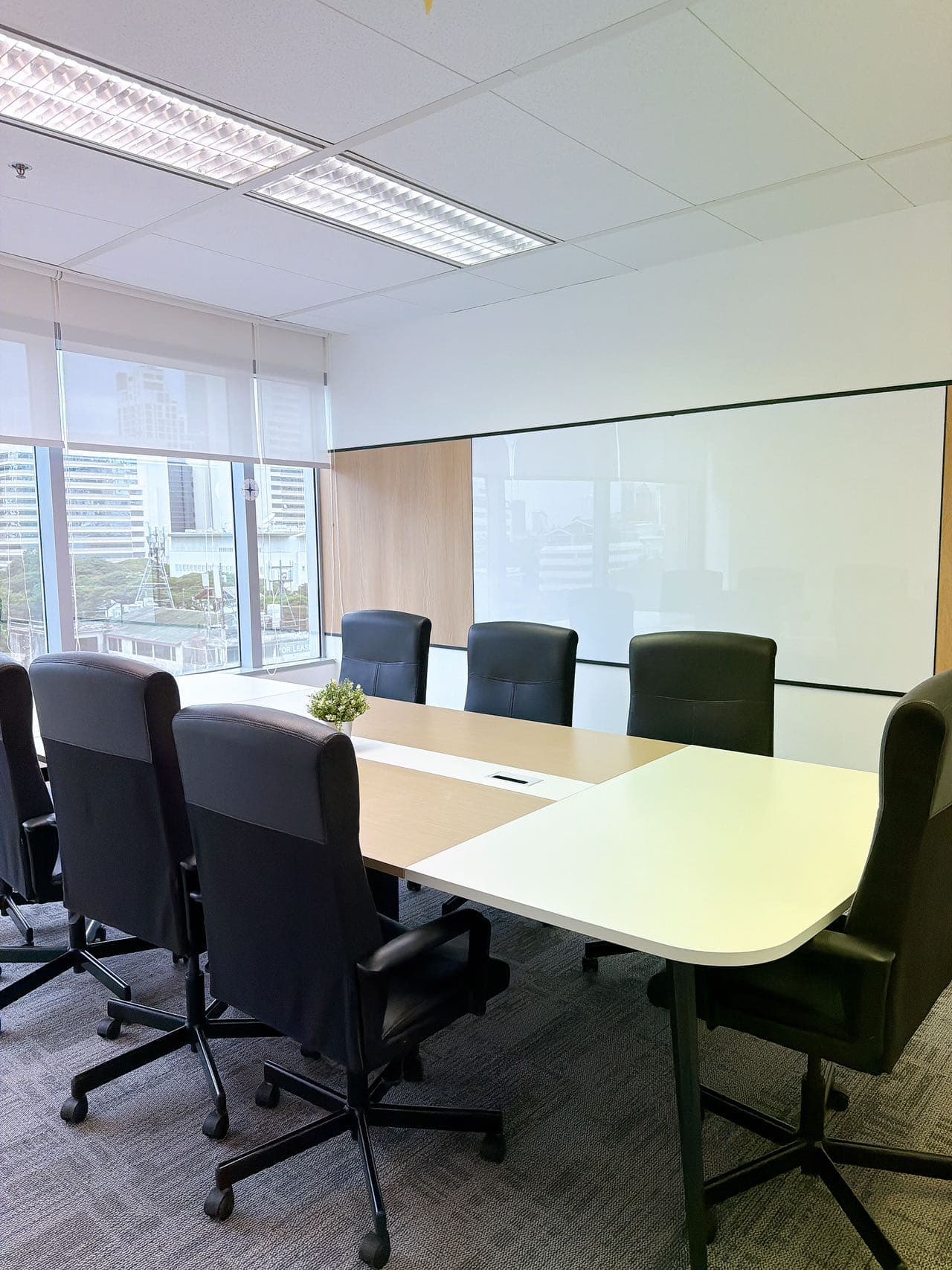 Fully Furnished Office for Rent in CBD, Bangkok City Center | 142 sq.m. | Monthly Rent 177,500 THB