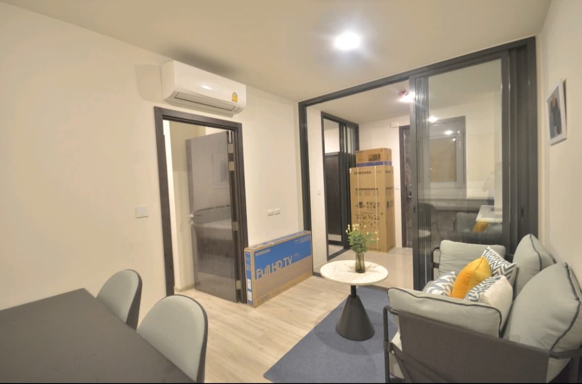1 Bedroom Apartment for Rent at XT Huaikwang, Bangkok, Thailand | Near MRT Huai Khwang Station | Monthly Rent 18,000 Baht