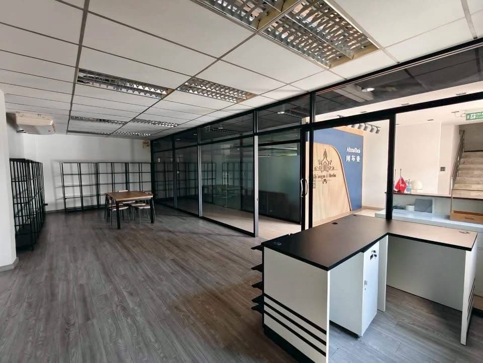 Bangkok Vephavadi 64 Whole Building Office for Rent | 2 Floors 740 sqm 10 Parking Spaces Monthly Rent 350,000 THB