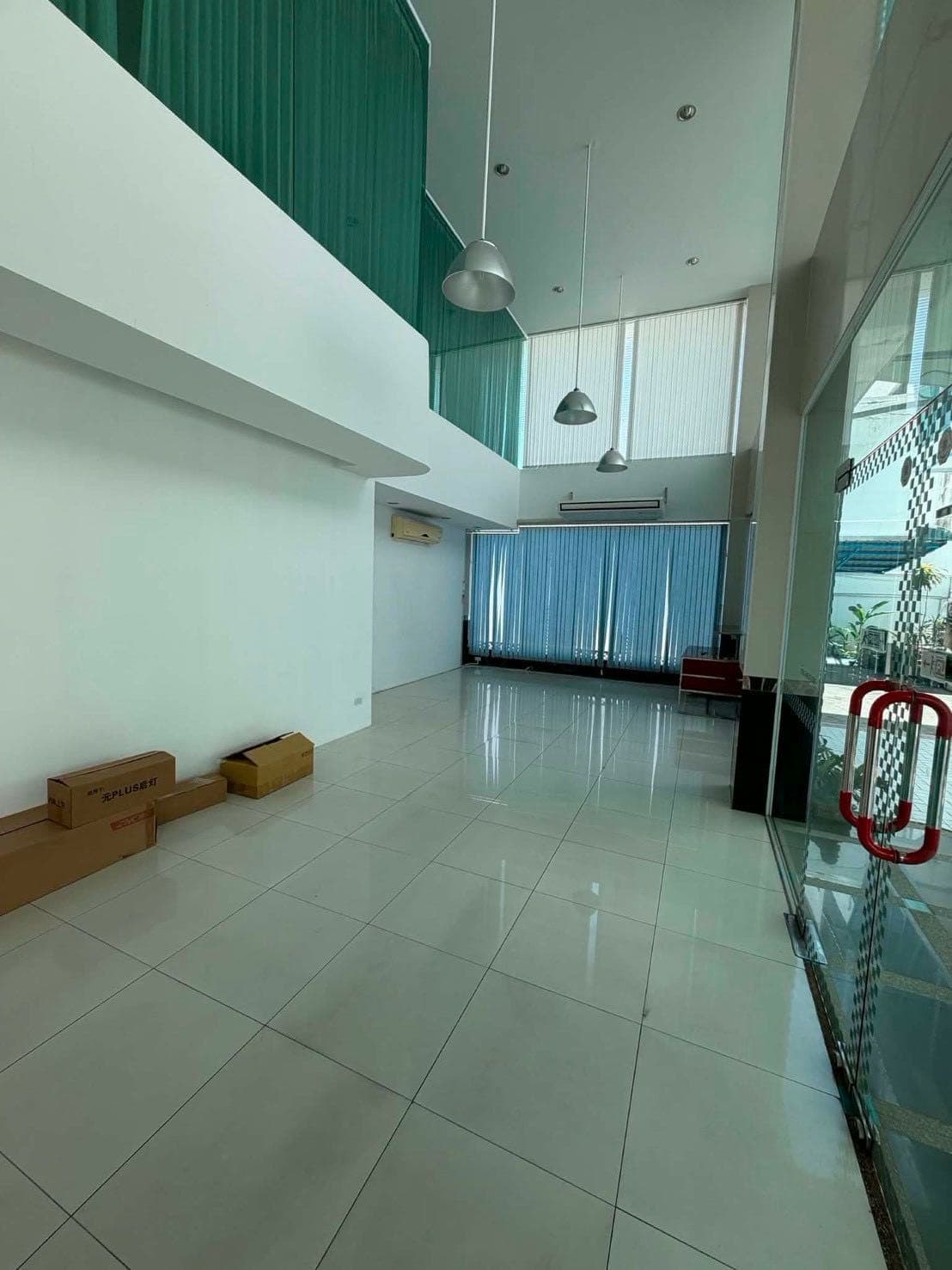Bangkok CharoenNakorn 34 Whole Office Building for Rent | 1000 sqm 6 Parking Spaces Monthly Rent 170,000 Baht
