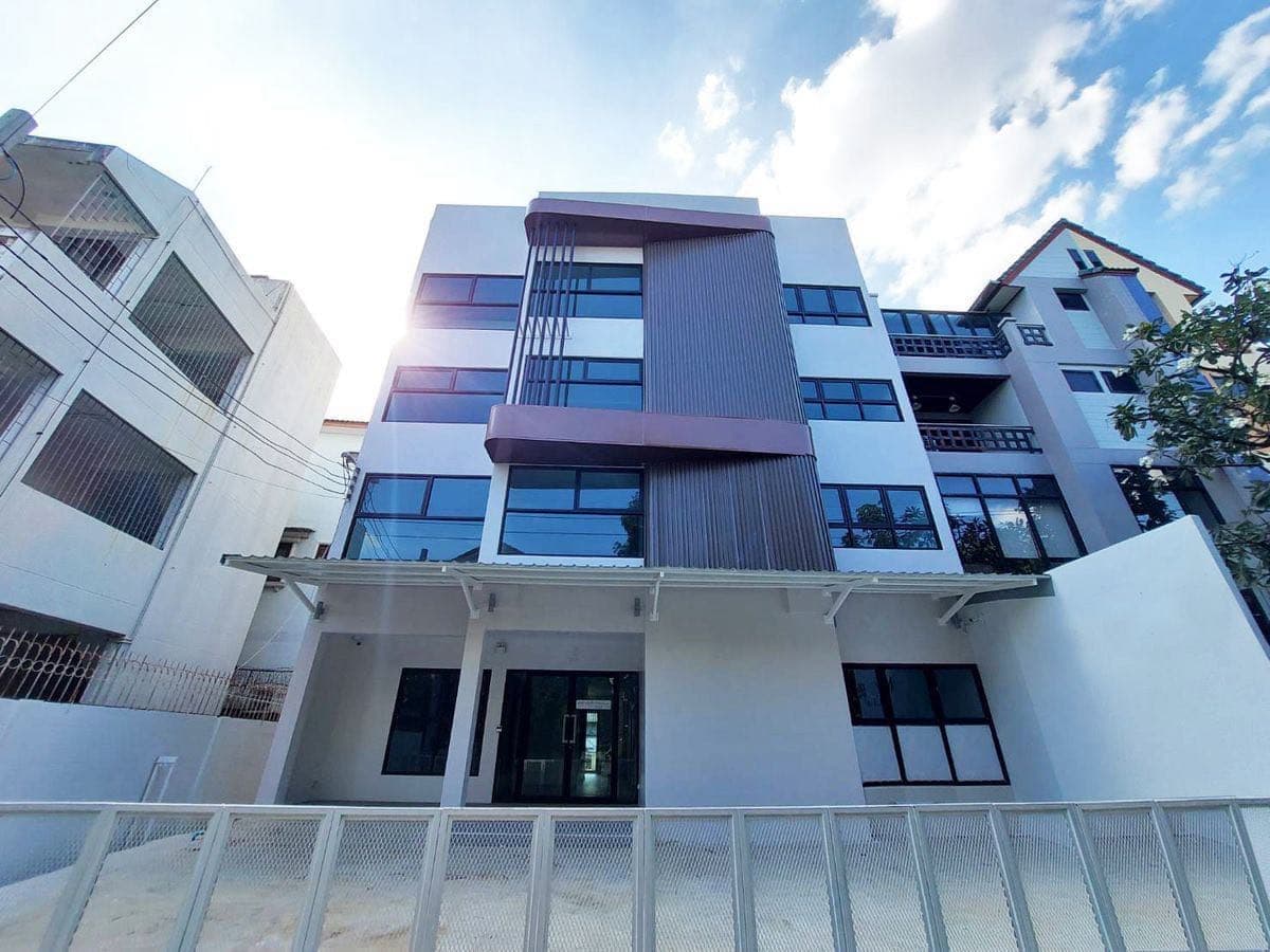 Bangkok Viphavadi 17 | 4-Story Standalone Office Building for Rent | 600 sqm 8 Rooms with Elevator 30 Parking Spaces Monthly Rent 220,000 THB