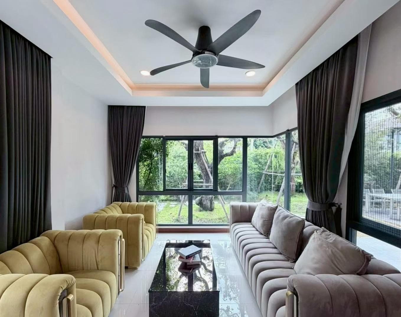 Detached House for Rent in Bangkok Metropolitan Area, Thailand | 5 Bedrooms 6 Bathrooms 512 sqm | Monthly Rent 250,000 THB