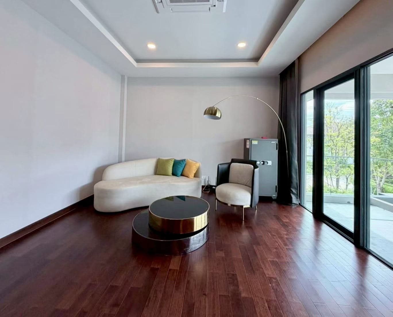 Detached House for Rent in Bangkok Metropolitan Area, Thailand | 5 Bedrooms 6 Bathrooms 512 sqm | Monthly Rent 250,000 THB