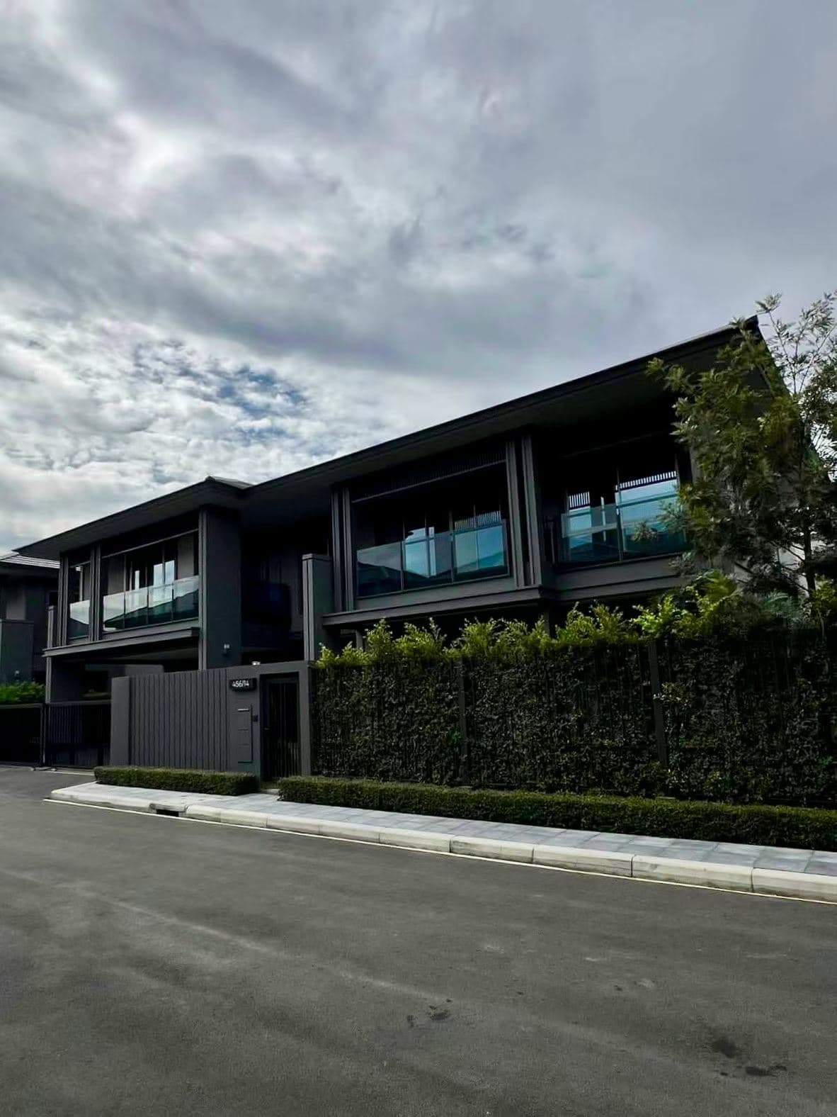 Rent Detached House Near New Bangkok Airport, Thailand | 5BR 5BA 404 sqm | 180,000 THB/month